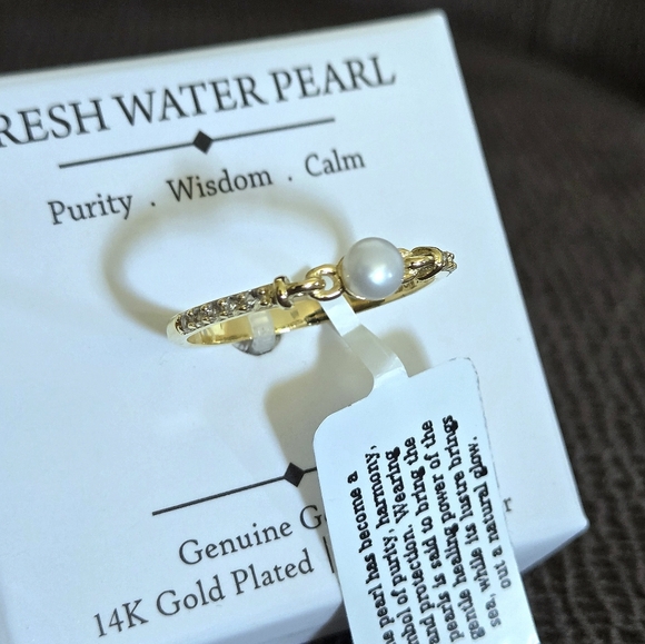 Shivam Dainty Fresh Water Pearl and White Topaz Ring💍 - Picture 4 of 16